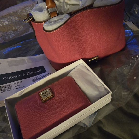 Dooney and Bourke Mini Barlow With Matching Wallet - Picture 4 of 5